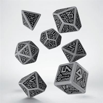 Dwarven Gray & black Dice Set (7)